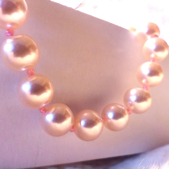 JEWELRY - Vintage Pearl Necklace 19 Inches with Fish Hook Clasp - Picture 3 of 6